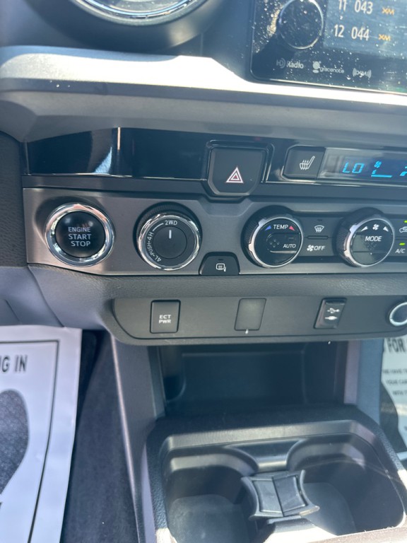 2016 Toyota Tacoma Image 16