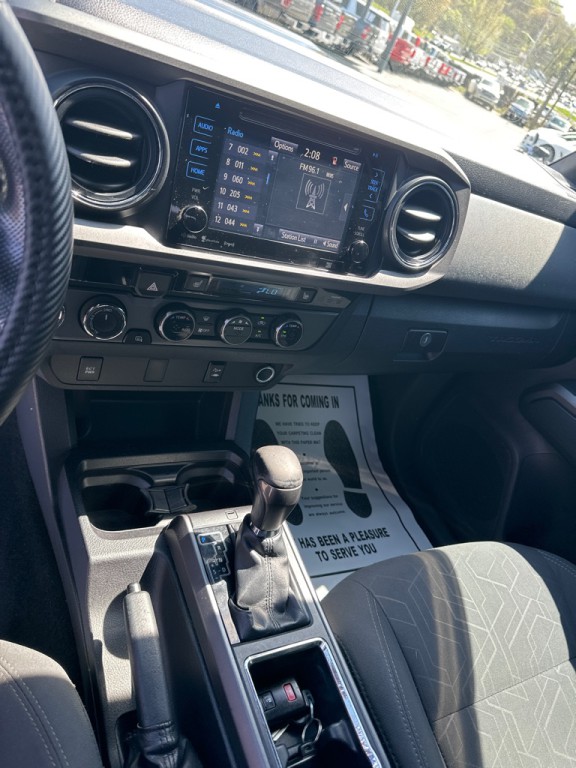 2016 Toyota Tacoma Image 17