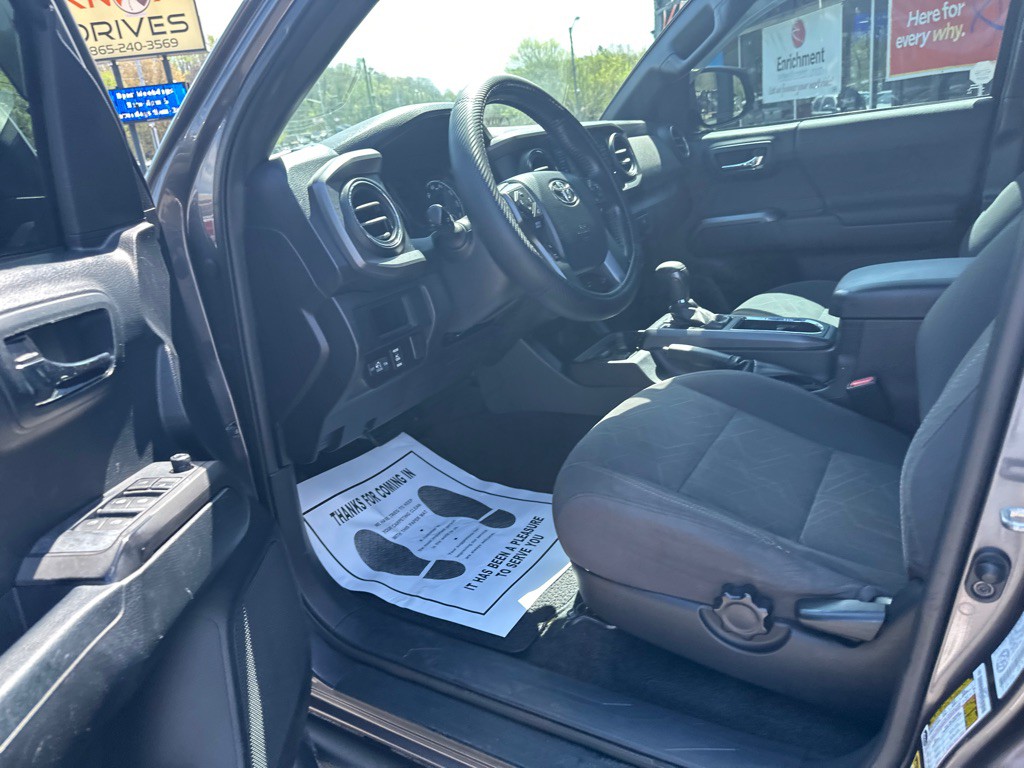 2016 Toyota Tacoma Image 18