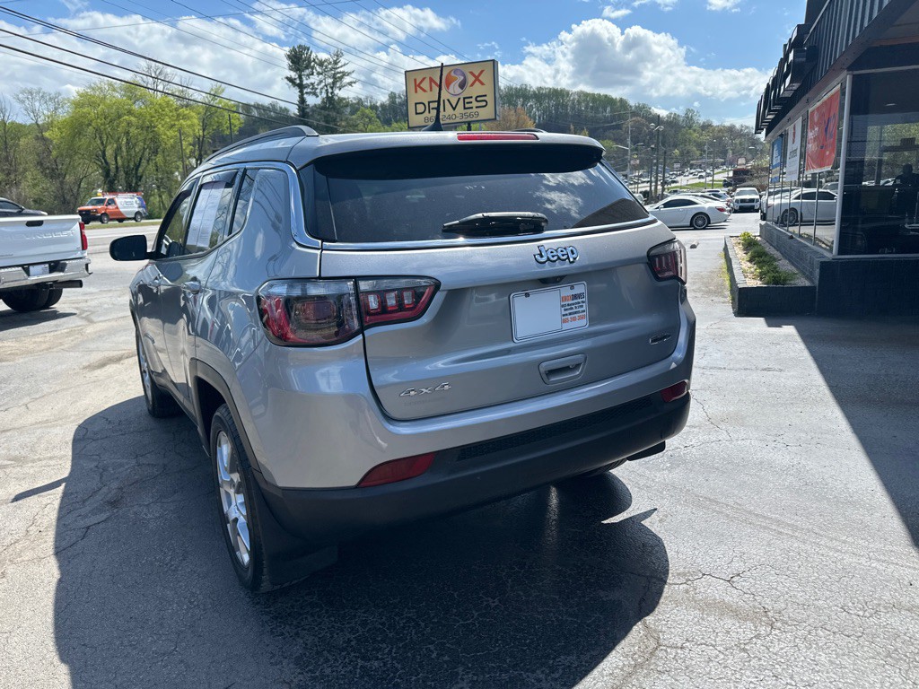2022 Jeep Compass Image 3