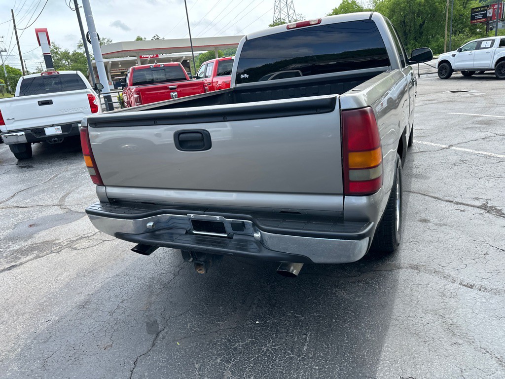 2000 Chevrolet Silverado 1500 Image 3