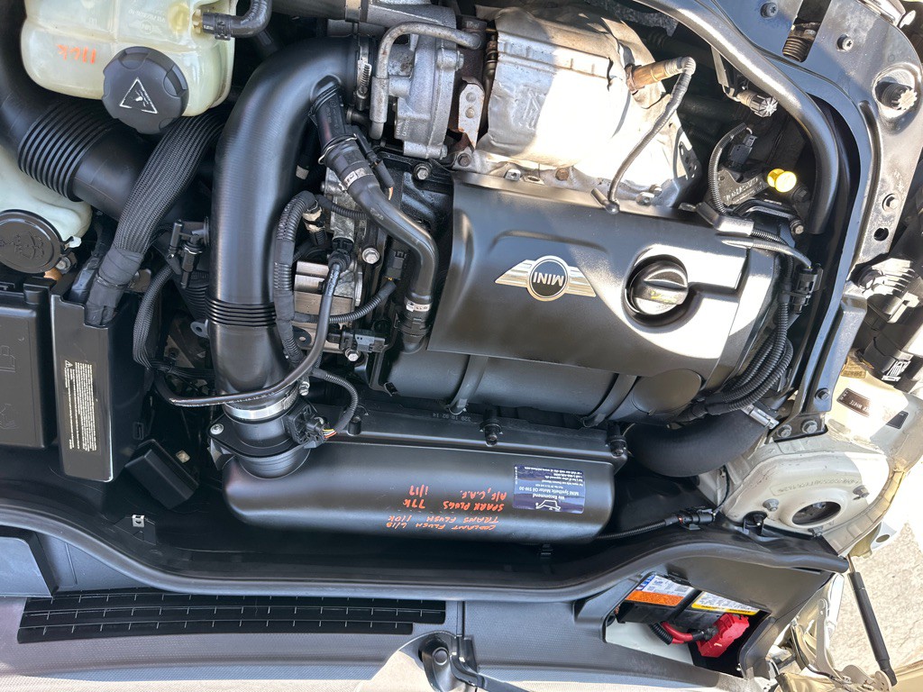 2011 MINI Cooper Image 20