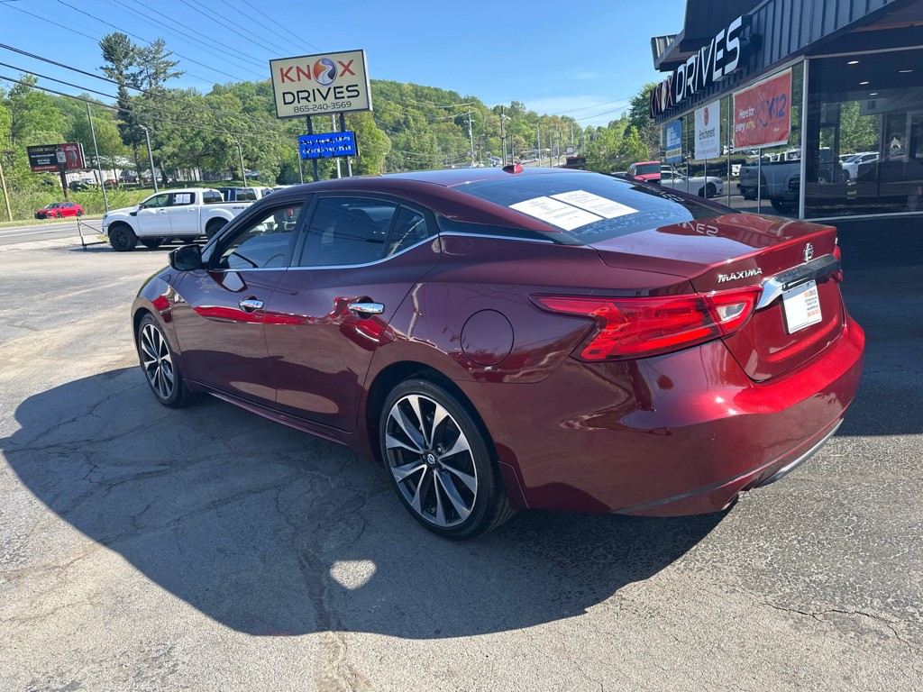 2016 Nissan Maxima Image 2