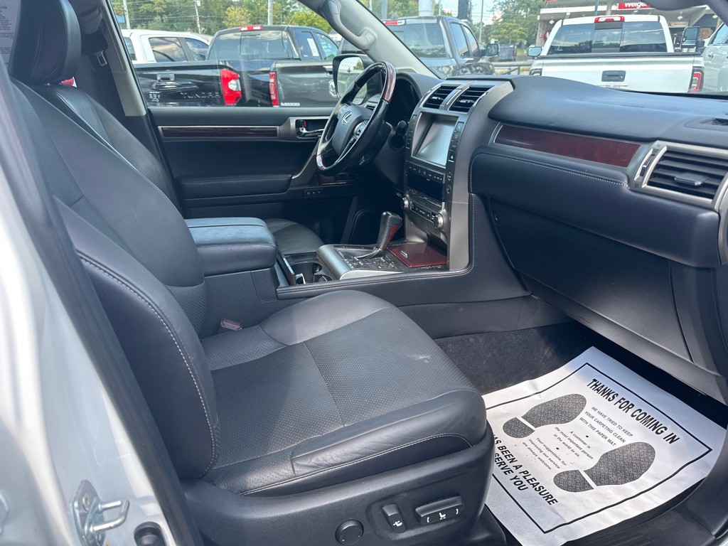2015 Lexus GX Image 8