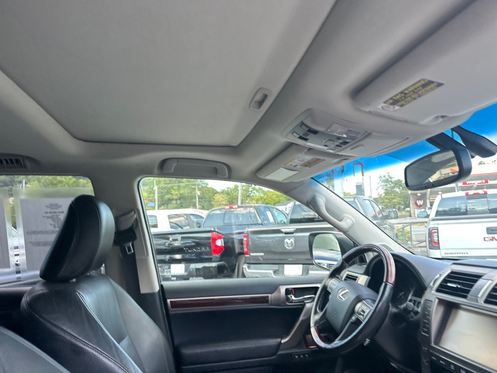 2015 Lexus GX Image 10