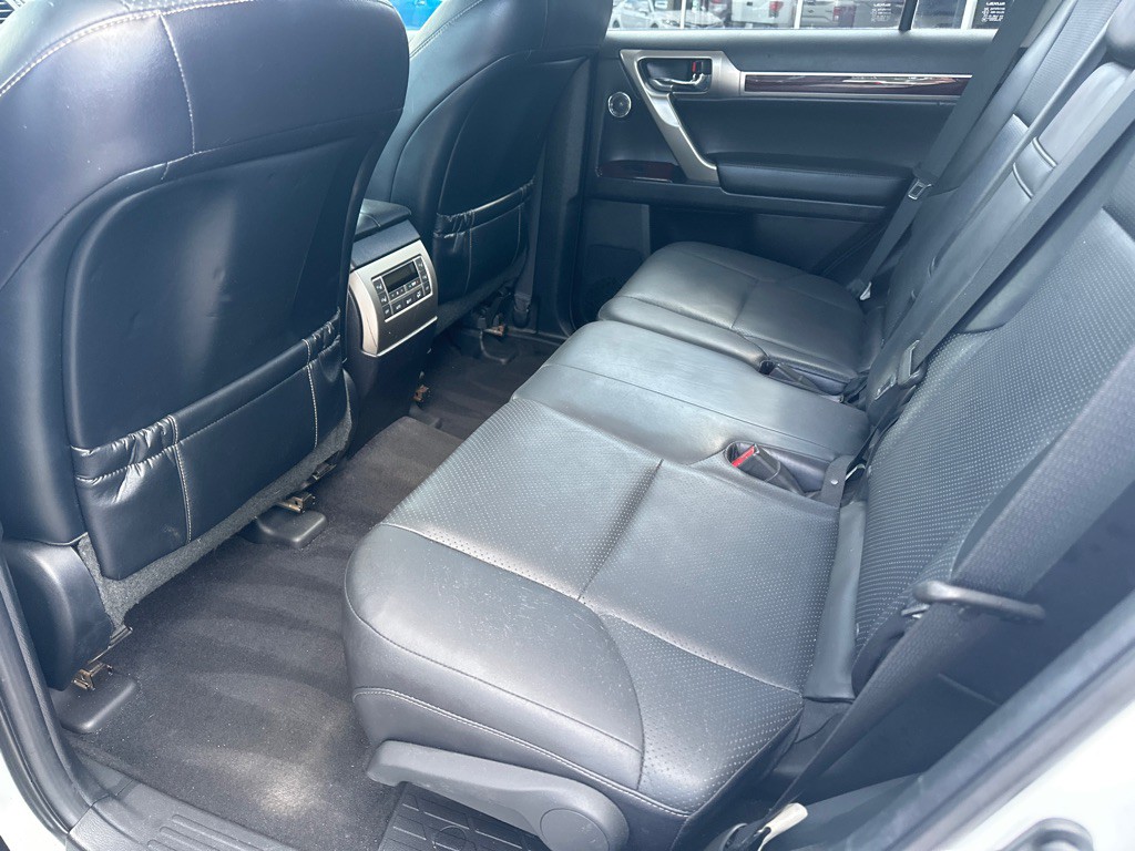 2015 Lexus GX Image 12