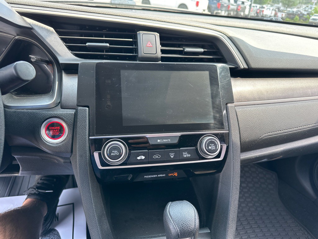 2016 Honda Civic Image 16