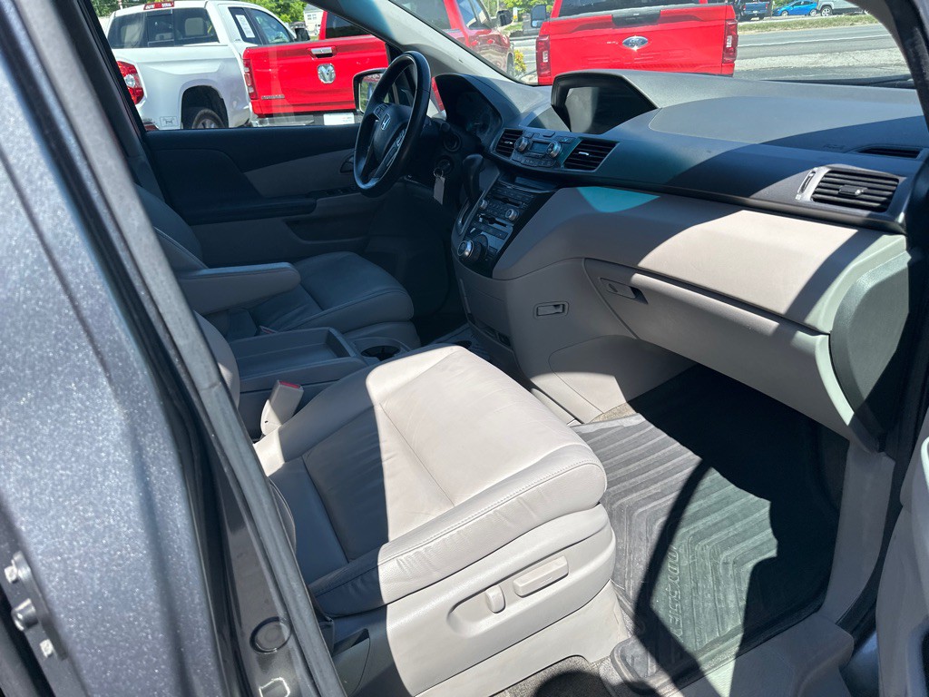 2011 Honda Odyssey Image 8