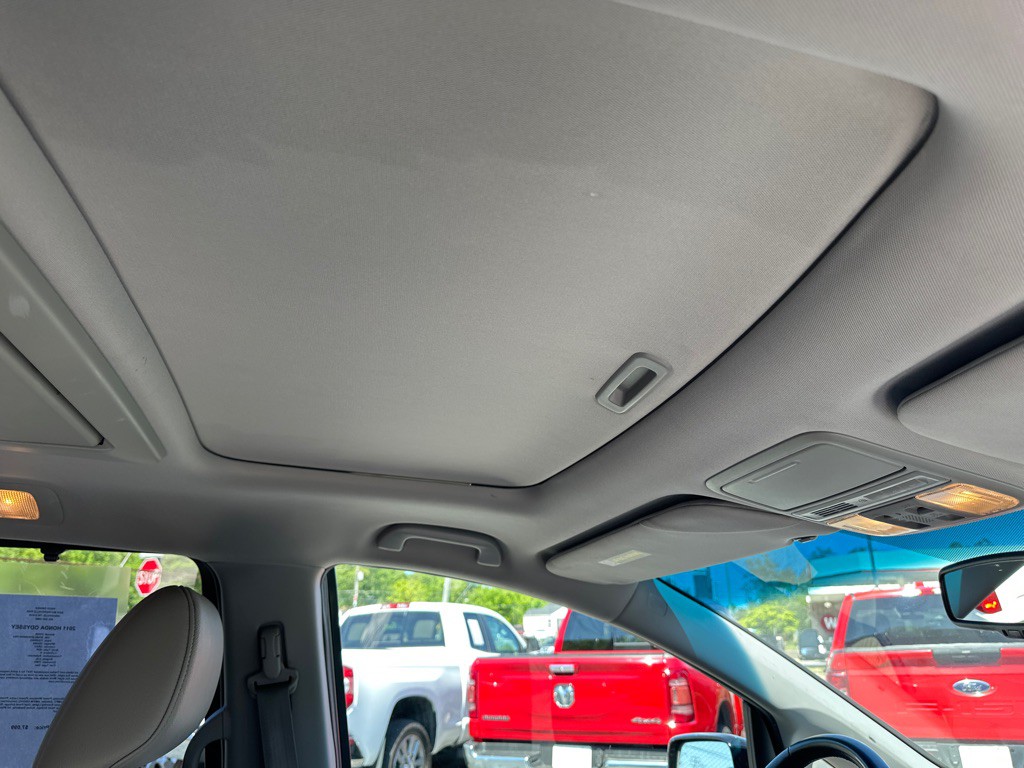 2011 Honda Odyssey Image 10
