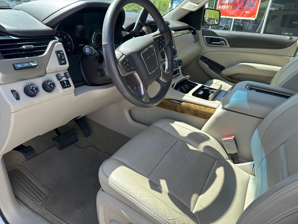 2017 GMC Yukon Image 17