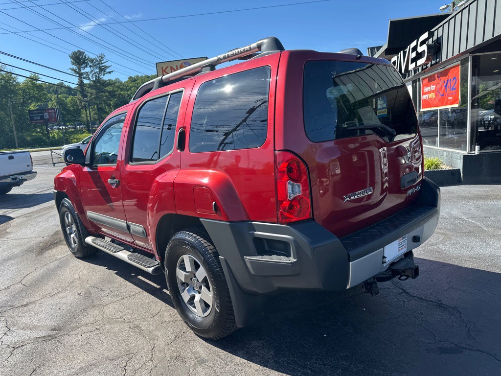 2013 Nissan Xterra Image 2