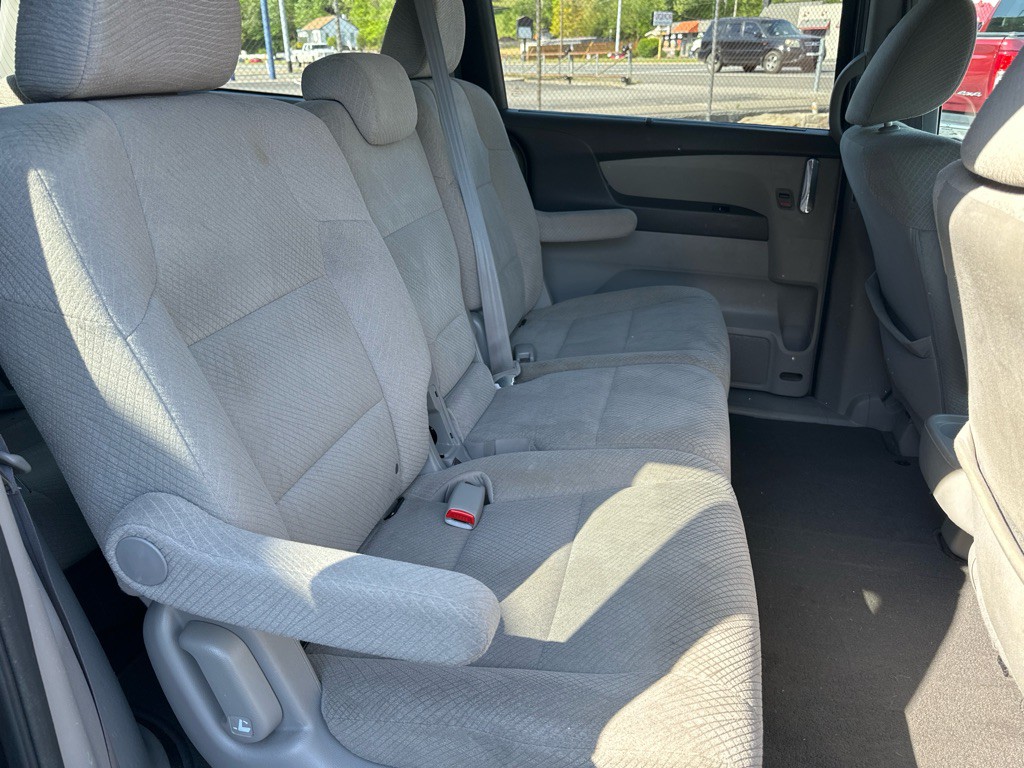2016 Honda Odyssey Image 10