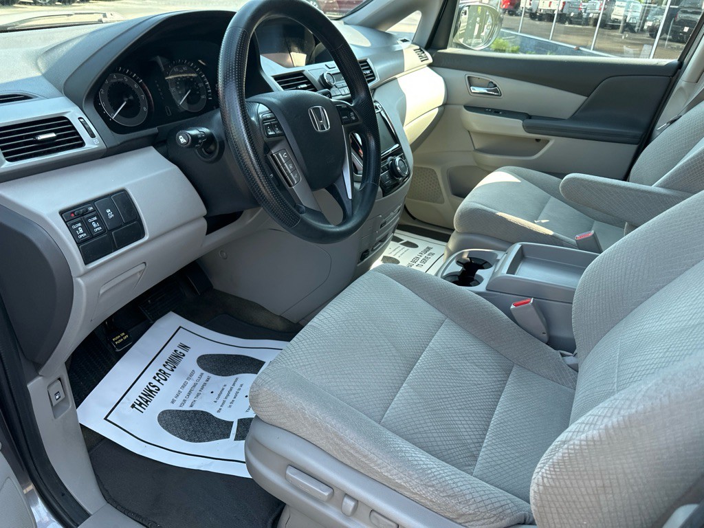 2016 Honda Odyssey Image 16