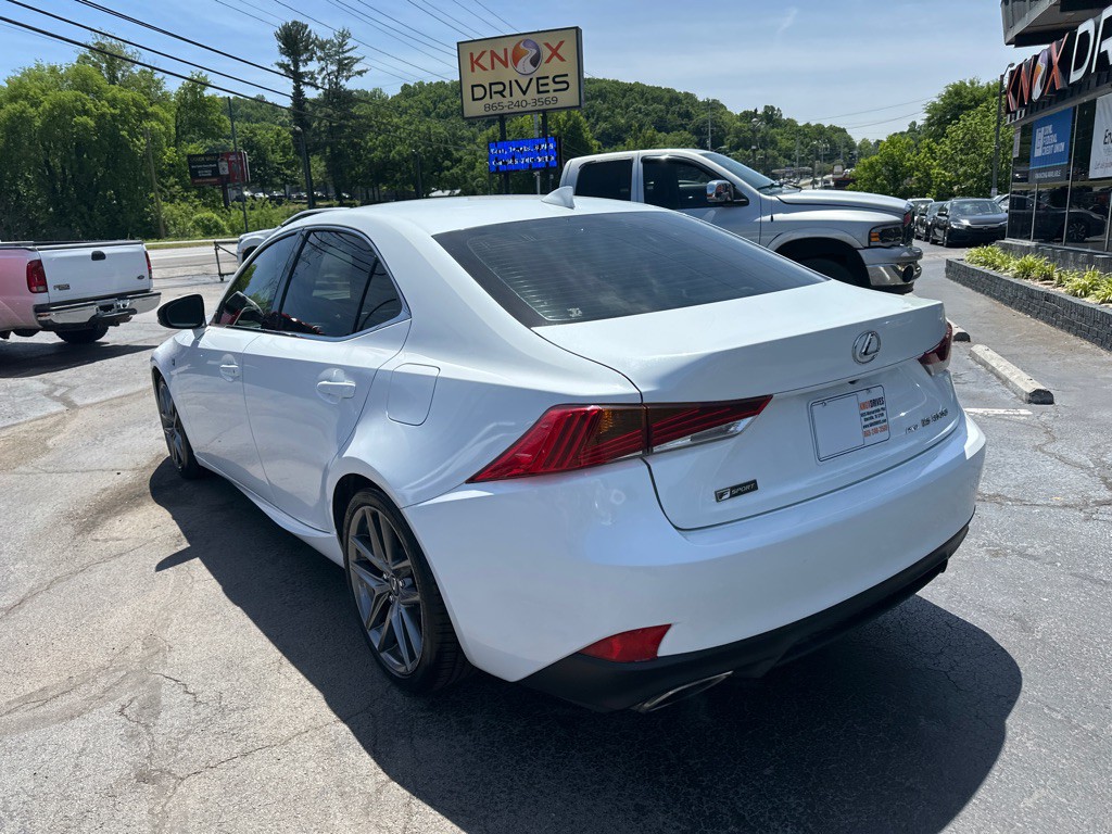 2017 Lexus IS Image 2