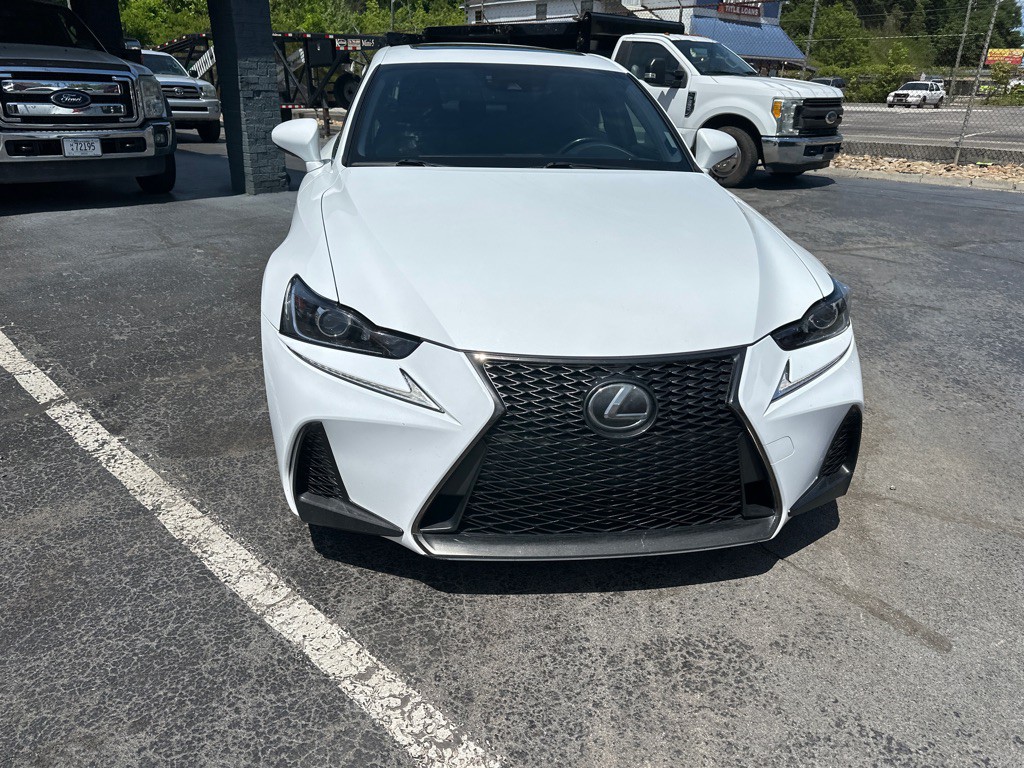 2017 Lexus IS Image 6