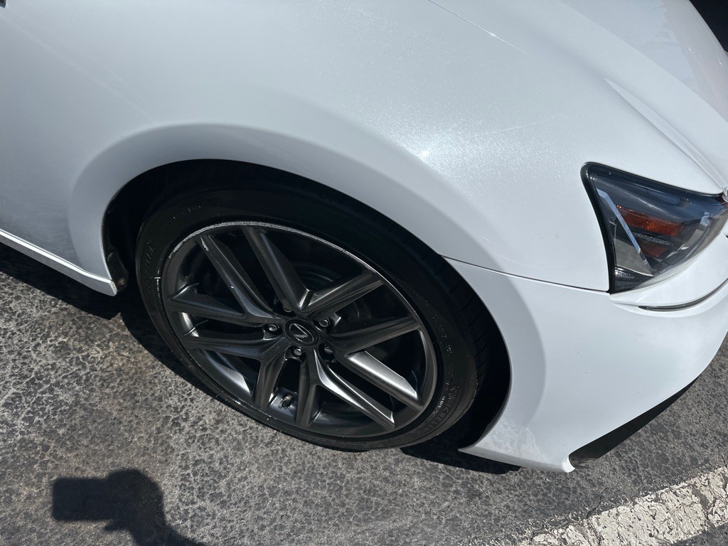 2017 Lexus IS Image 7