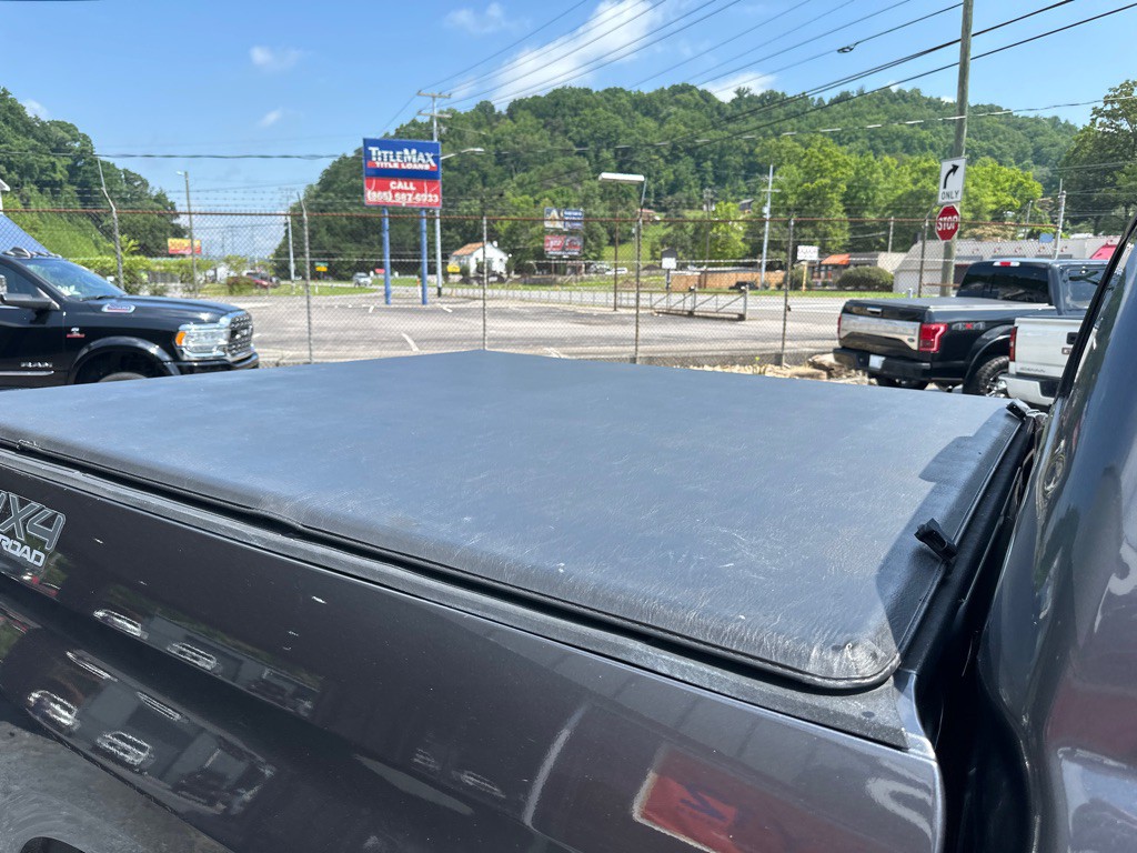 2016 Toyota Tundra Image 10