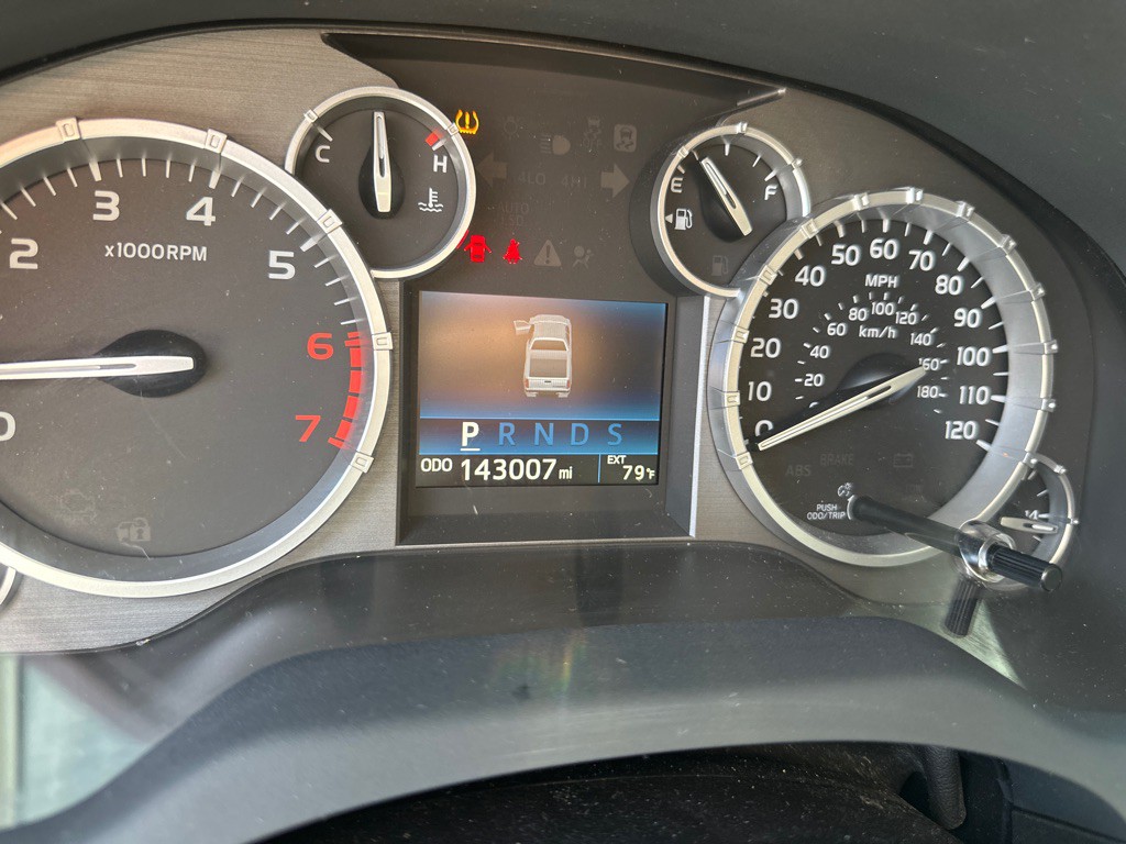 2016 Toyota Tundra Image 15
