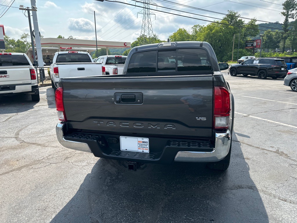 2016 Toyota Tacoma Image 3