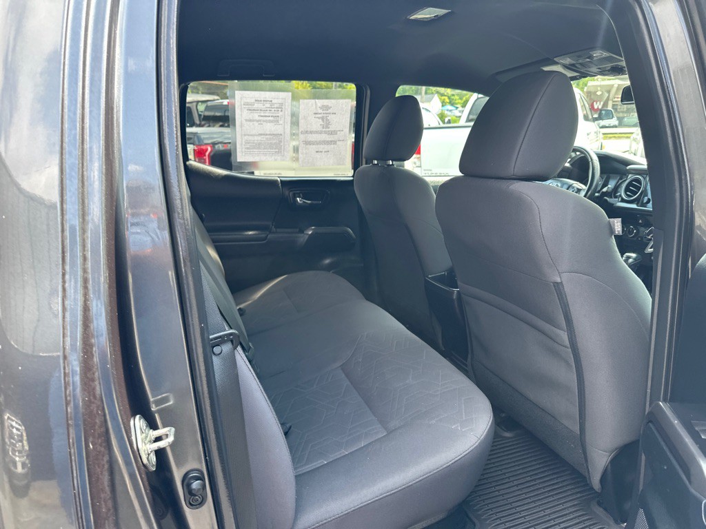 2016 Toyota Tacoma Image 10