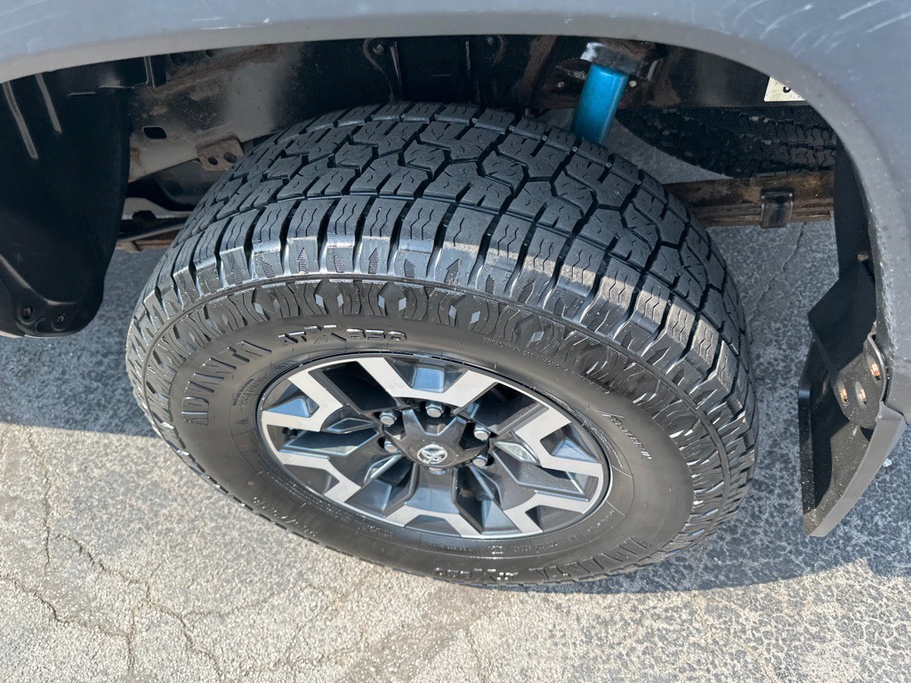 2016 Toyota Tacoma Image 13