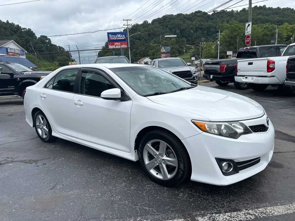 2013 Toyota Camry Image 5