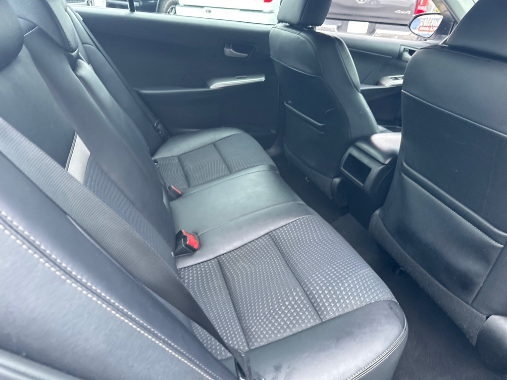 2013 Toyota Camry Image 8