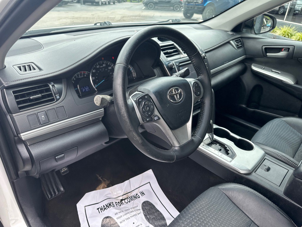 2013 Toyota Camry Image 10