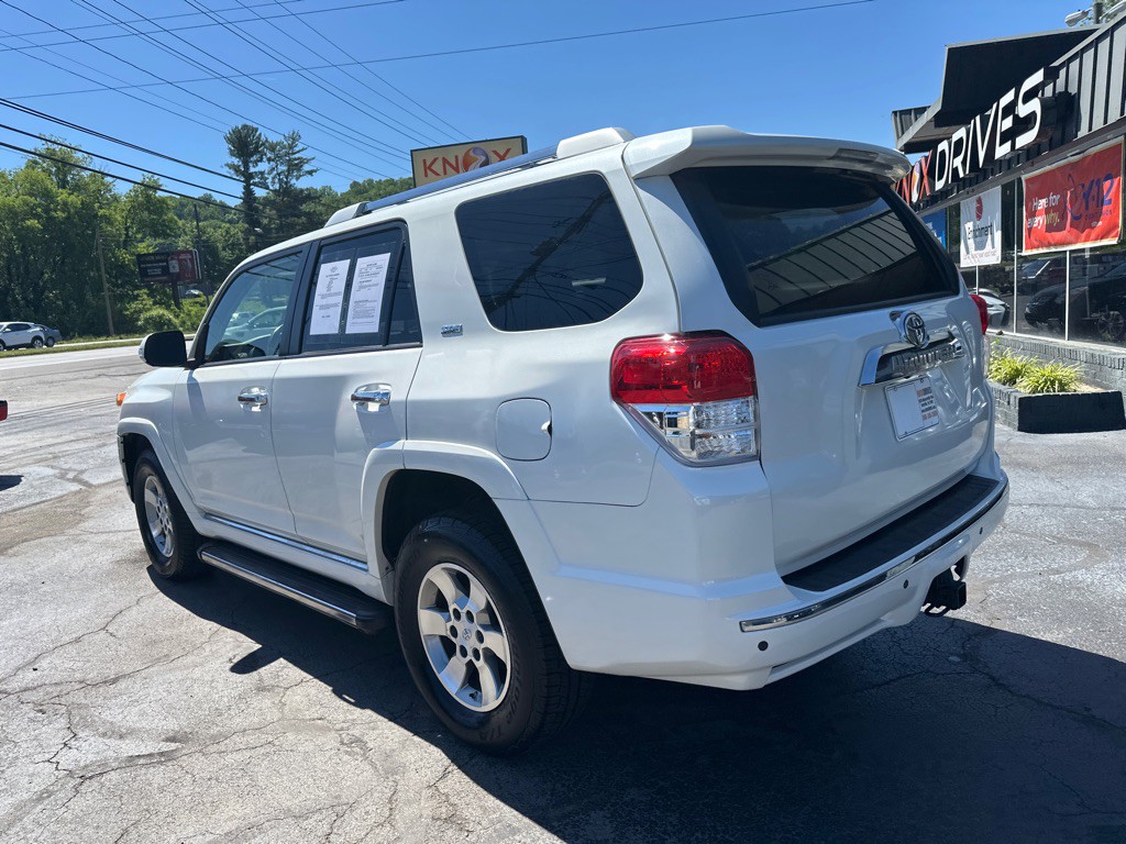 2013 Toyota 4Runner Image 2