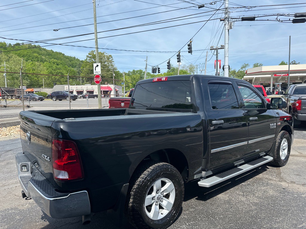 2017 RAM 1500 Image 3