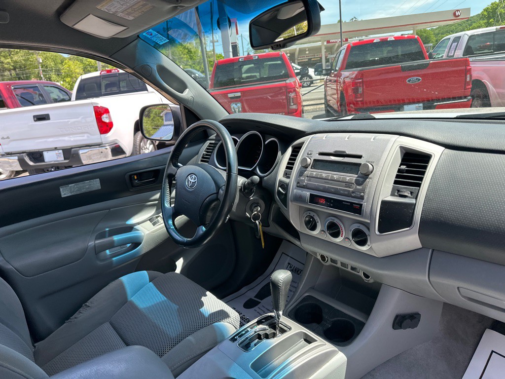2010 Toyota Tacoma Image 10