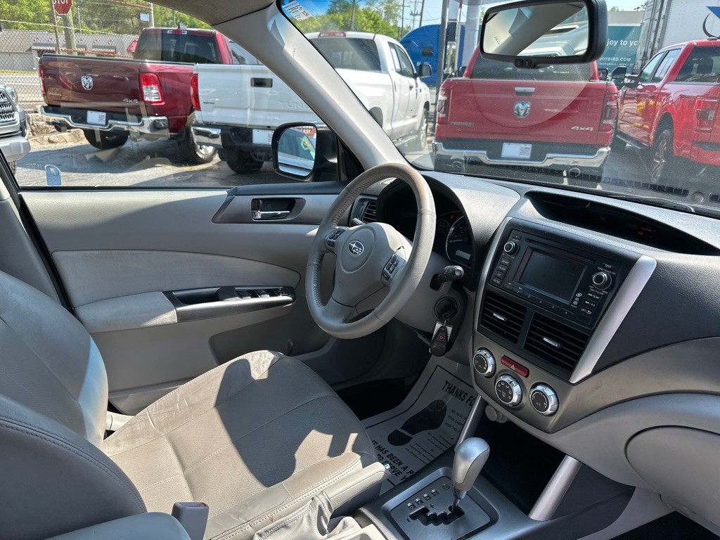 2012 Subaru Forester Image 9