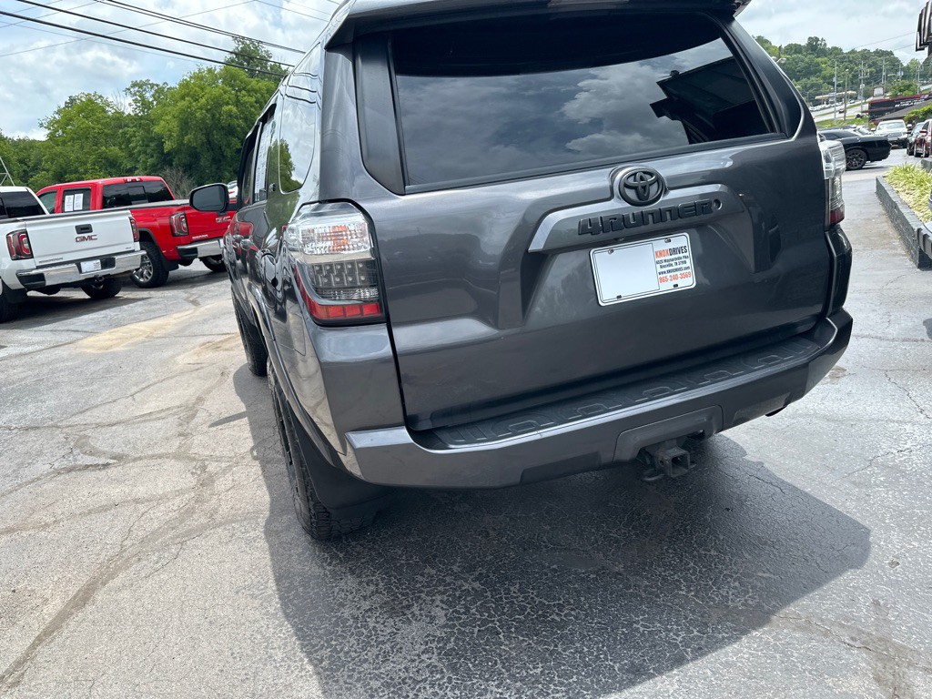 2018 Toyota 4Runner Image 2
