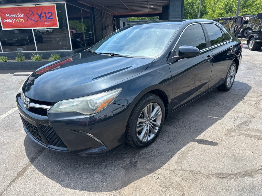 2016 Toyota Camry Image 1