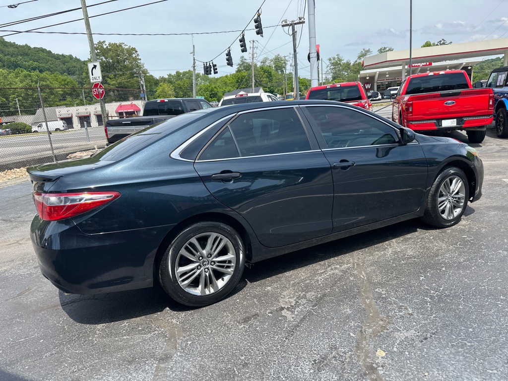 2016 Toyota Camry Image 4