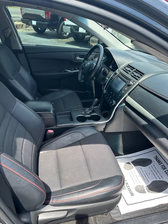 2016 Toyota Camry Image 5