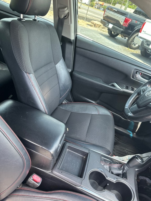 2016 Toyota Camry Image 6