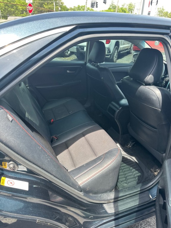 2016 Toyota Camry Image 7