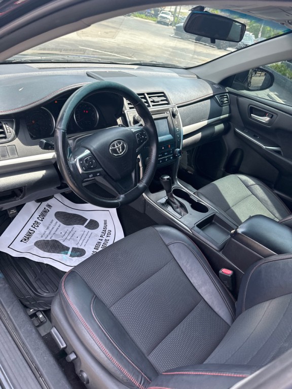 2016 Toyota Camry Image 10