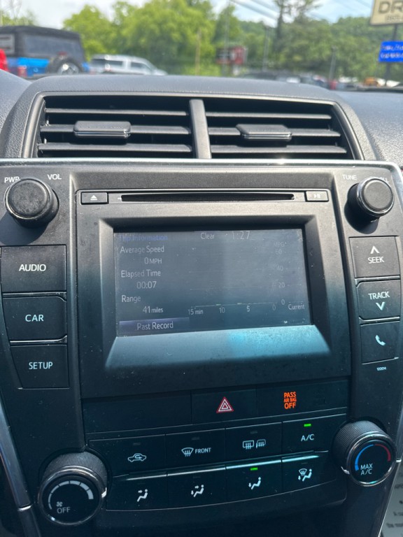 2016 Toyota Camry Image 11