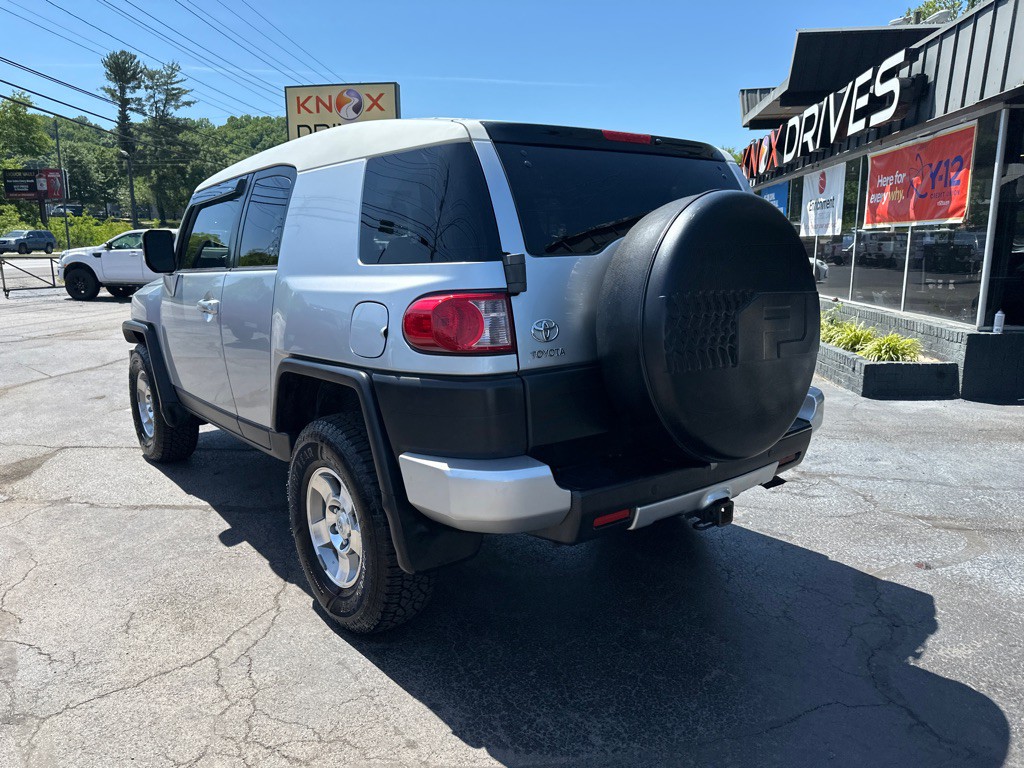 2008 Toyota FJ Cruiser Image 2