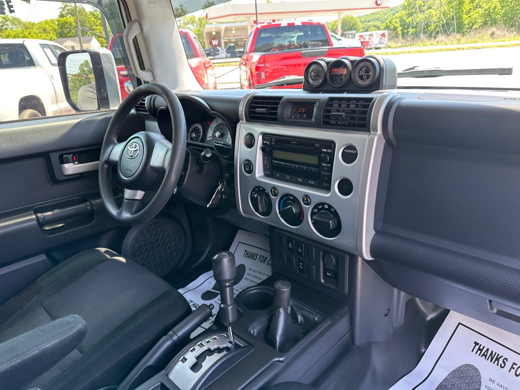 2008 Toyota FJ Cruiser Image 8