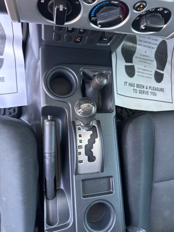 2008 Toyota FJ Cruiser Image 17