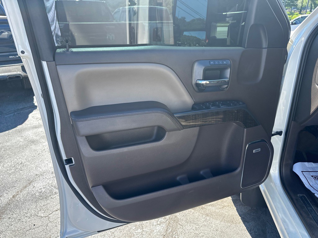 2015 GMC Sierra Image 13