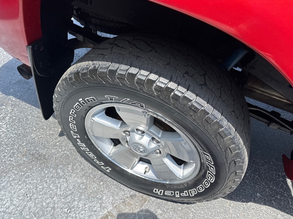 2015 Toyota Tacoma Image 8