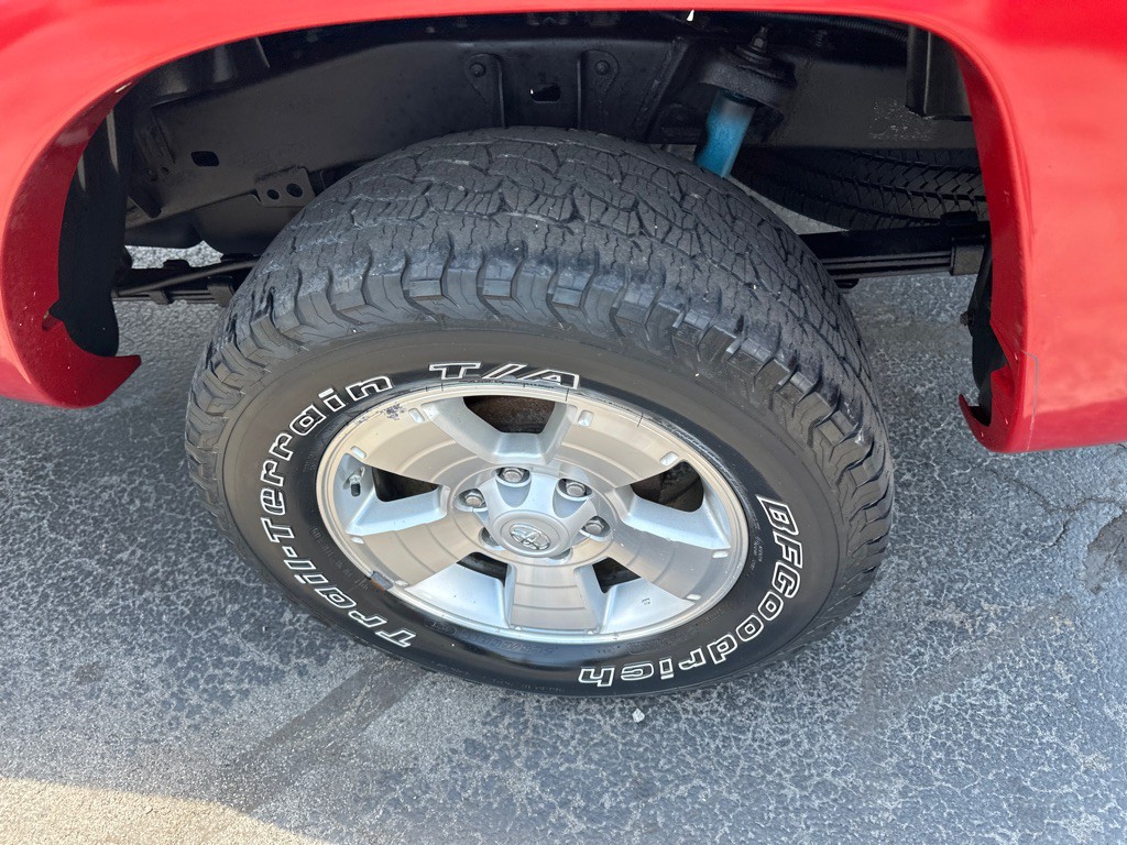 2015 Toyota Tacoma Image 9
