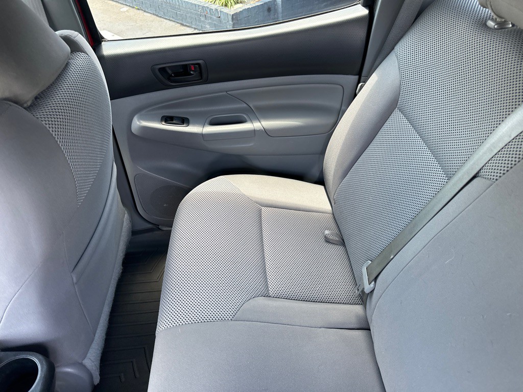 2015 Toyota Tacoma Image 13