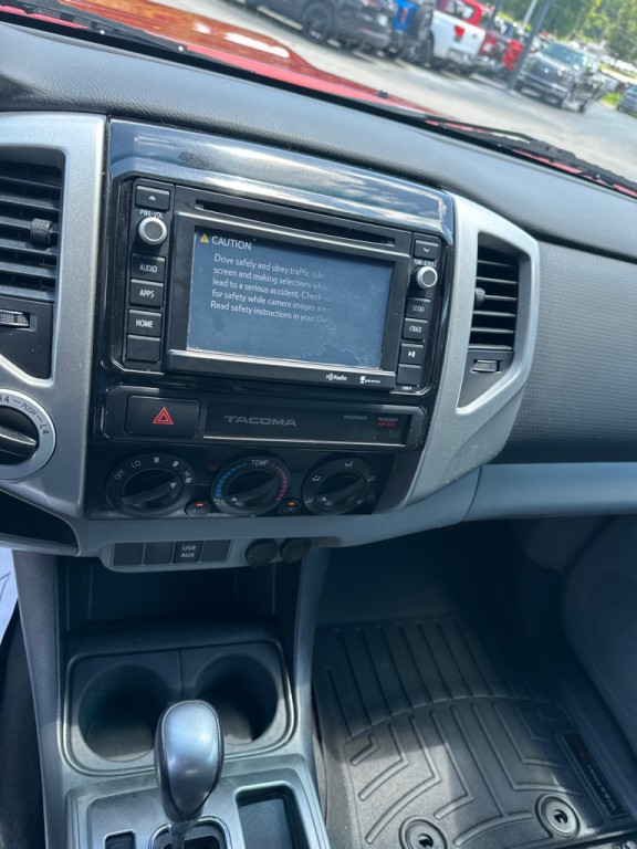 2015 Toyota Tacoma Image 15
