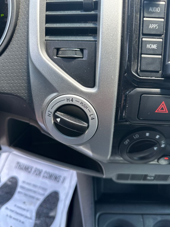 2015 Toyota Tacoma Image 16