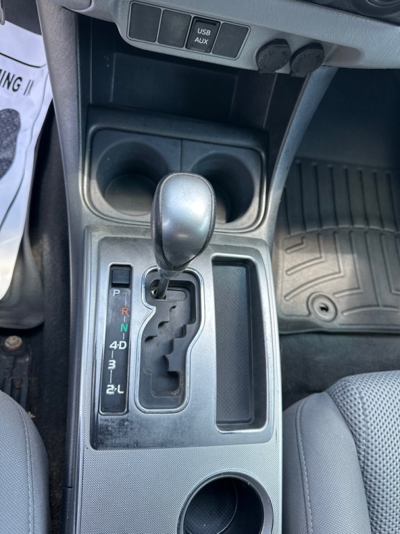 2015 Toyota Tacoma Image 17